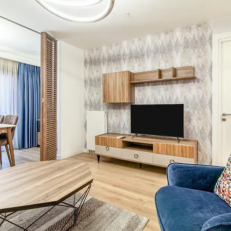 Elegant Flat Close To Malls In Sariyer