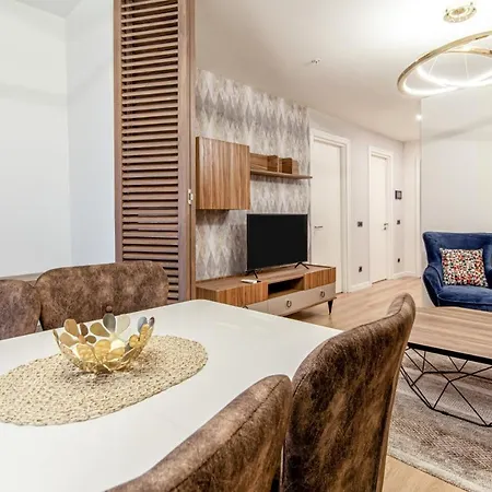 Elegant Flat Close To Malls In Sariyer Apartment