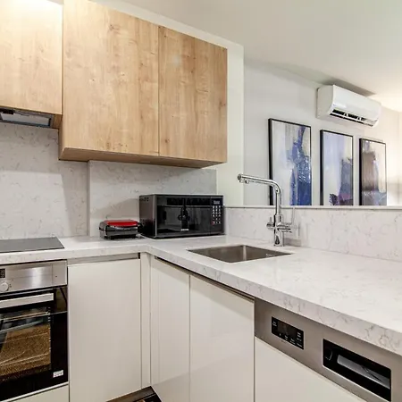 Elegant Flat Close To Malls In Sariyer Apartment Istanbul