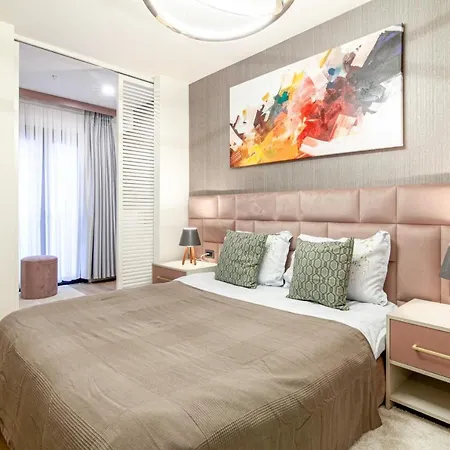 Elegant Flat Close To Malls In Sariyer Apartment